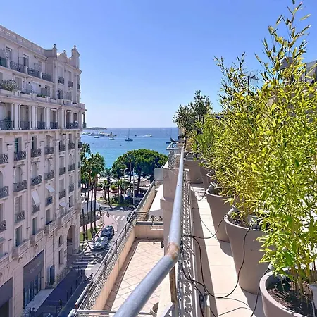 Fantastic Penthouse 3 Bedroom Croisette 406-2