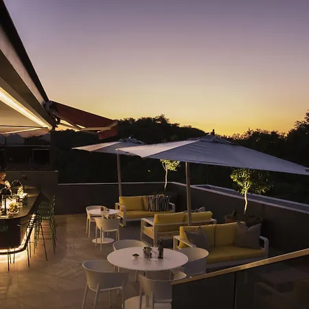 Home Suite Hotels Rosebank-3