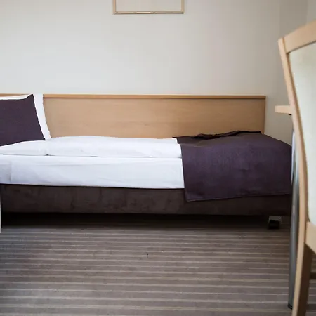 Olympia Hotel Zurich-3