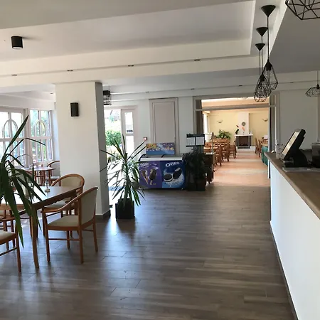Zsanett Hotel-3