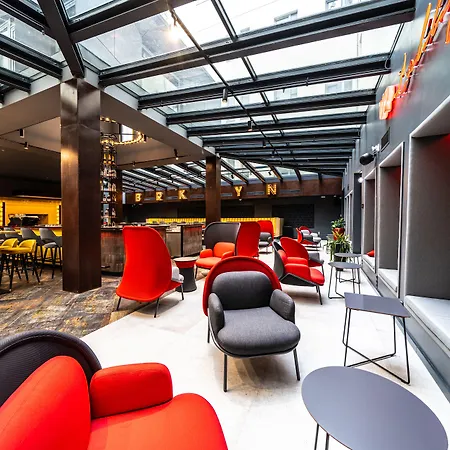 Up Hotel Budapest-2