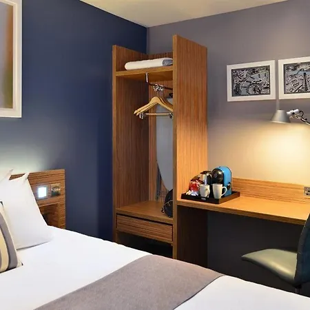 Travelodge Glasgow Queen Street-2