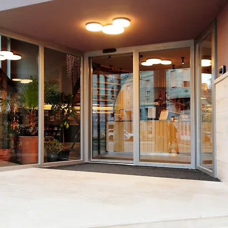 Maverick Central Market-2