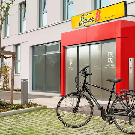 Super 8 By Wyndham Augsburg-2