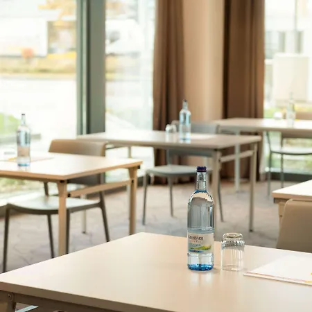 Super 8 By Wyndham Augsburg-3