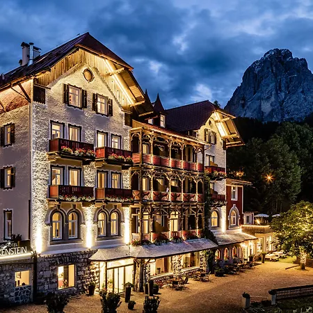 Grand Hotel Wolkenstein-2