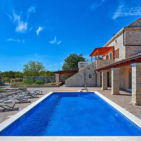 Villa Jacassa With Pool And Jacuzzi-2