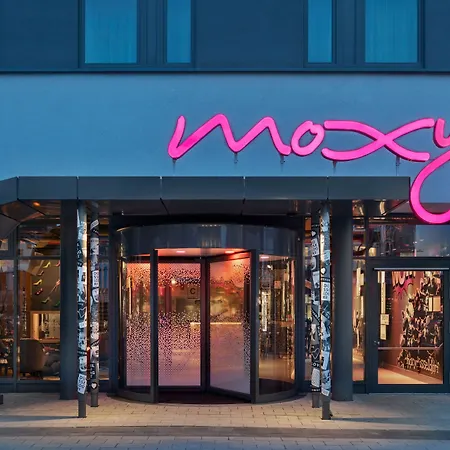 Moxy Duesseldorf City-3