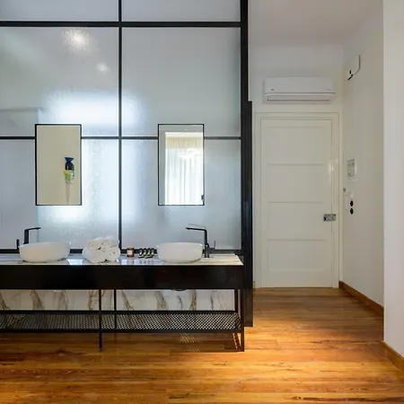 An Outstanding 3 Bdrm Apartment In The Heart Of Athens-2