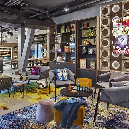 Moxy Lausanne City-3