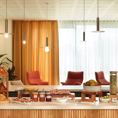 Okko Hotels Paris Rosa Parks-3
