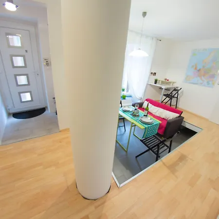 Studio L-2
