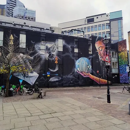 Fantastic Location Private Deluxe Ensuite Bathroom Shoreditch Hoxton Spitalfields Liverpool St London Bridge City 2 Rooms Luxury Doubles For 5 Guests,You Will Share Entrance To Apartment With Host During Your Stay,All Rooms Are Private With Secured L-3
