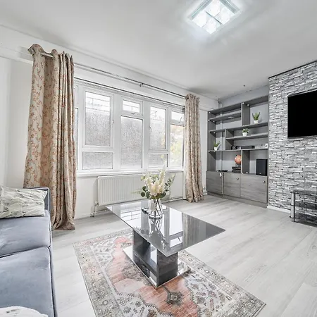 Comfortable&Modern 2-Bedroom Greenwich Apartment-3