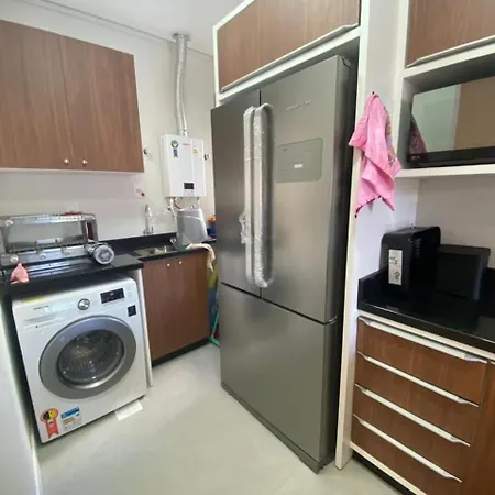 Cod 66 - Excelente Apartamento A 350 Do Mar-3