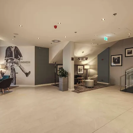 Hampton By Hilton Stuttgart City Centre-3