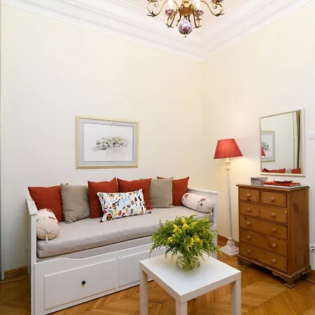 Classy Apartment In The Heart Of Athens-3