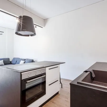 Spacious 3-Bedroom Dual Apartment In City Centre-2