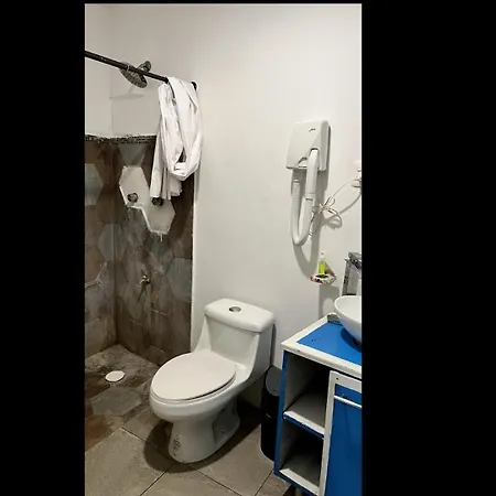 3 Habitacion Sencilla Con Bano Propio-2