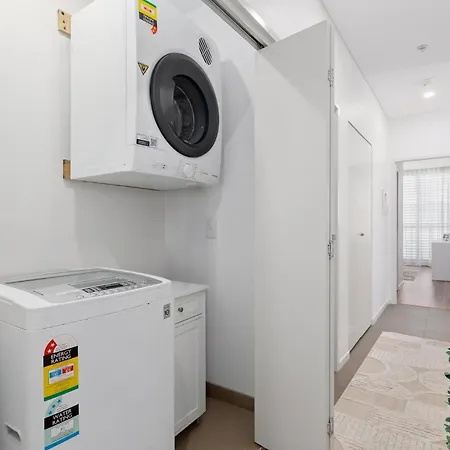 Chic 2Br Inner-City Stay With Balcony-2