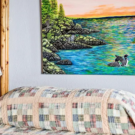 The Inn On Gitche Gumee - The Loons Nest Room-3