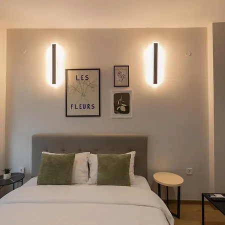 The Urban Chic Nest, By Jo & Key Living - Aristotelous Square-2