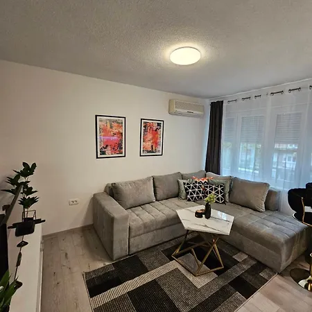 City Center Luxury Apartment-3