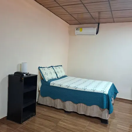 Pleasant Hostal Panama-3