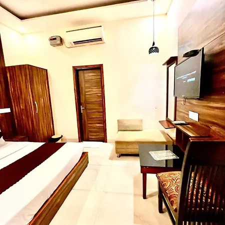 Hotel WoodCrest Chandigarh Zirakpur-2