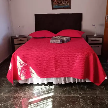 Casa Proxima A Zona Comercial-3