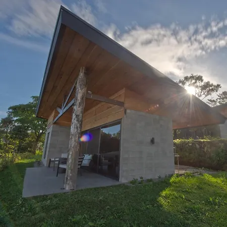 Cabana Moderna De Montana En Zarcero Con Vistas Y Bosque Neblinoso-3