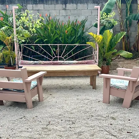 Her Waves & Wi-Fi Boutique Hotel-3