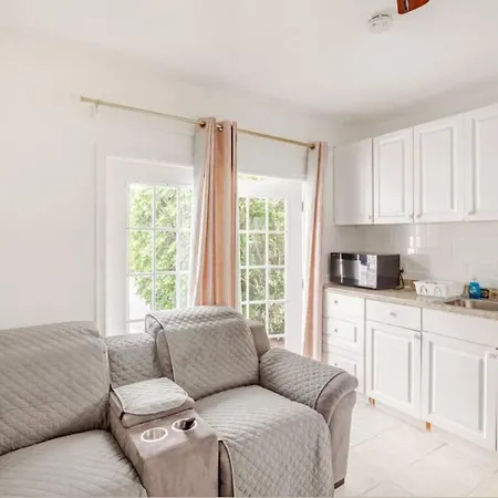 Cozy Private Apartment In Vero Beach With Garden View-3