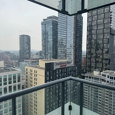 Lush 3 Bedroom Condo By Cn Tower - Free Parking-3