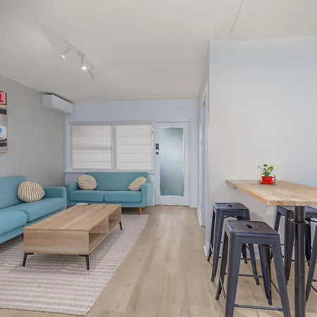Sleeps 4 Priv. Courtyard Walk To Beach-2