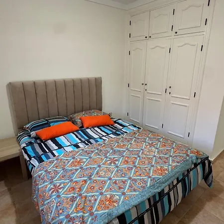 Appartement 2 Chambres Et 1 Salon Recemment Renove-3