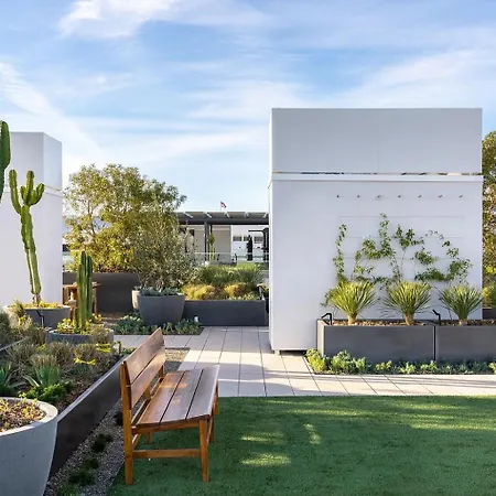 Pearl Coast - Modern 2Br With Rooftop Pool & Views-2
