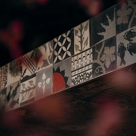 Carbon Hotel-2