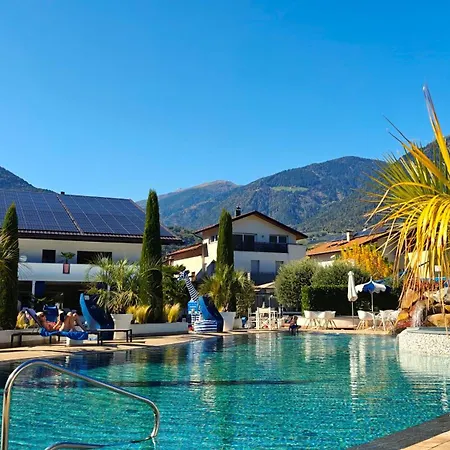 SCHLOSSHOF SÜDTIROL - Hotel&Camping Resort-2