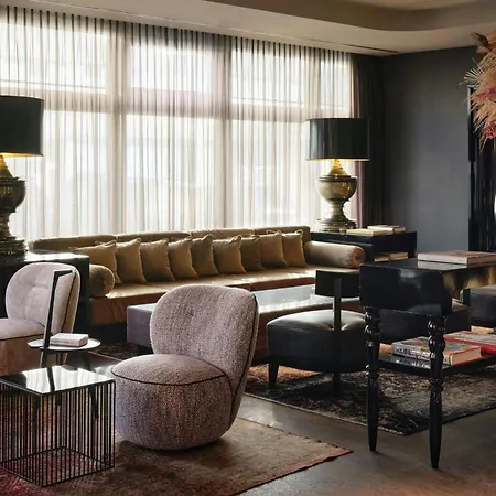 Roomers Frankfurt Central, Autograph Collection-3
