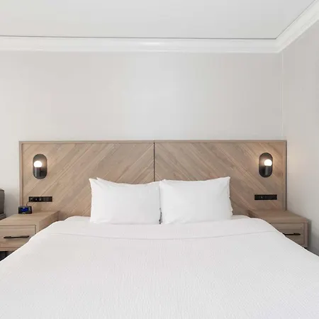 Sandman Signature Vancouver Downtown Hotel-2