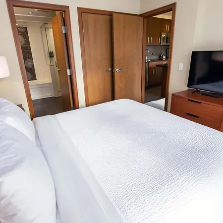 Sutton Place Hotel Revelstoke Mountain Resort-3