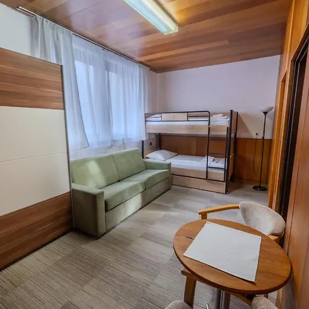 Hotel FIS-2