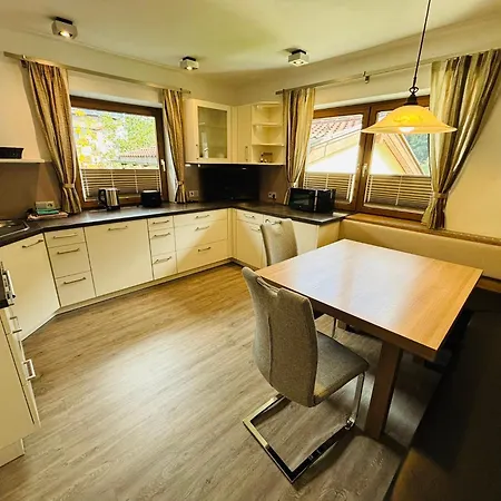 Aparthotel Dorfplatzl Garni Apartments & B&B-3