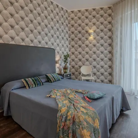 Hotel 2000-3