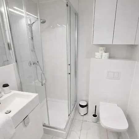 Nice Studio By The River With Parking And Air Conditioning Ac, Spa,Gym, River-2
