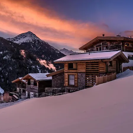 The Peak Sölden - Chalets mit Outdoor-Pool-3