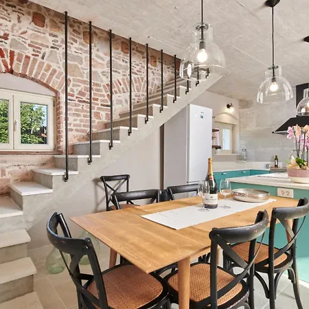 Villa Mediterranea With Pool And Grill In Umag-2