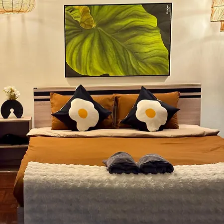 Private House 3 Suite Beds + Double Beds In Heart Of Phromphong-3