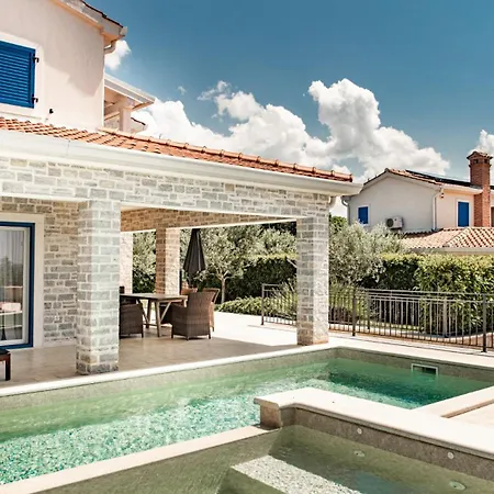 Beautiful Villa Torre III With Sauna In Tar-2